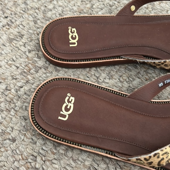 Ugg leopard print exotic thong leather lined soft bed sandals sz 9 - Picture 4 of 7